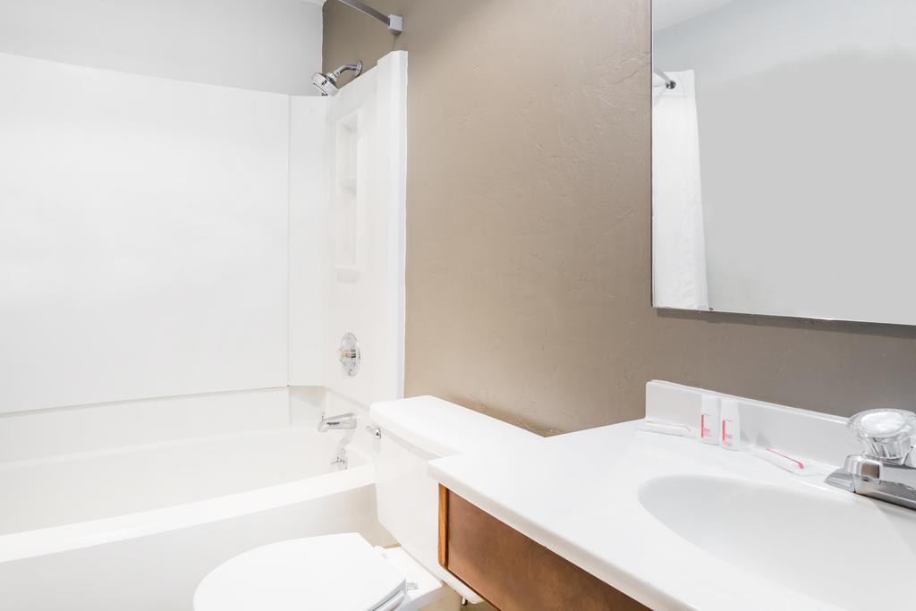Super 8 By Wyndham Bremerton Luaran gambar